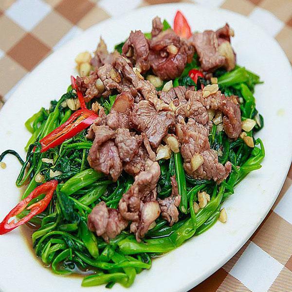 đồ ăn tại nhà hàng trâu vàng